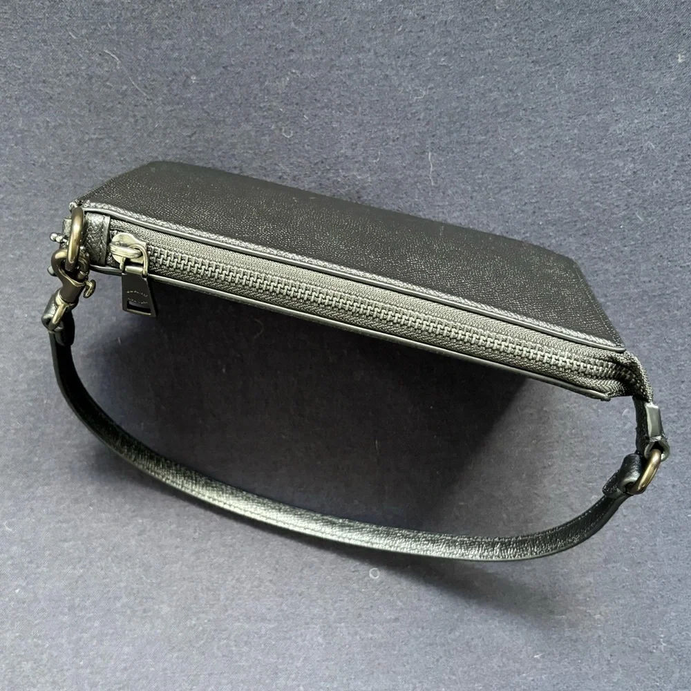 COACH POUCH BAG WITH SIGNATURE CANVAS - Picture 5 of 5